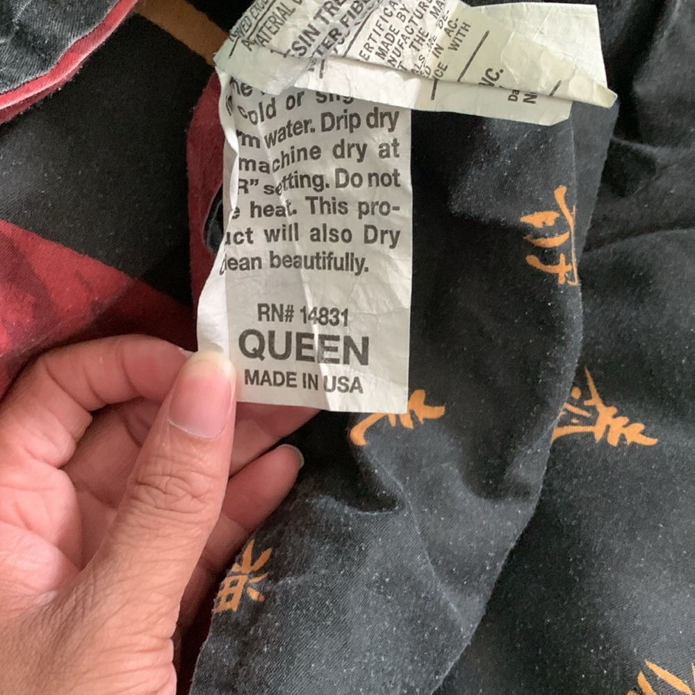 Queen Size bed sheets - Picture 5 of 7
